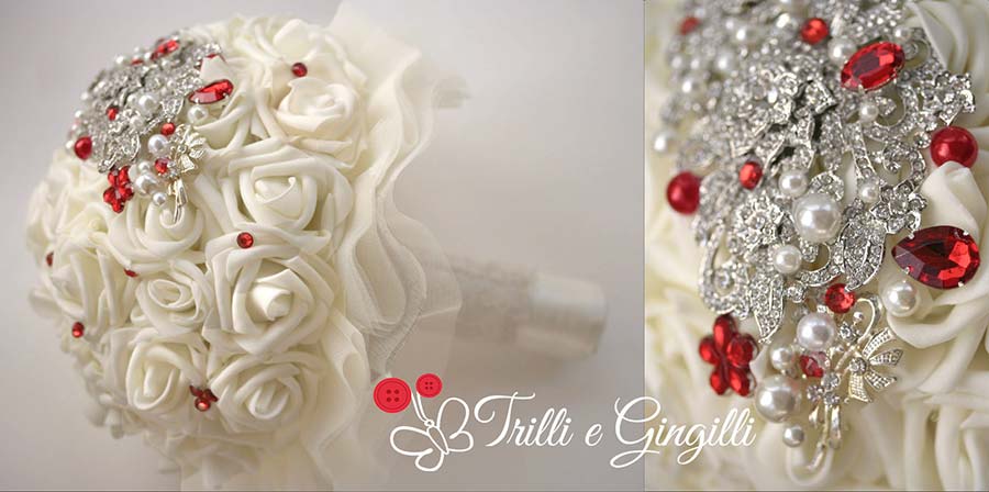 Bouquet gioiello con rose avorio e rosse