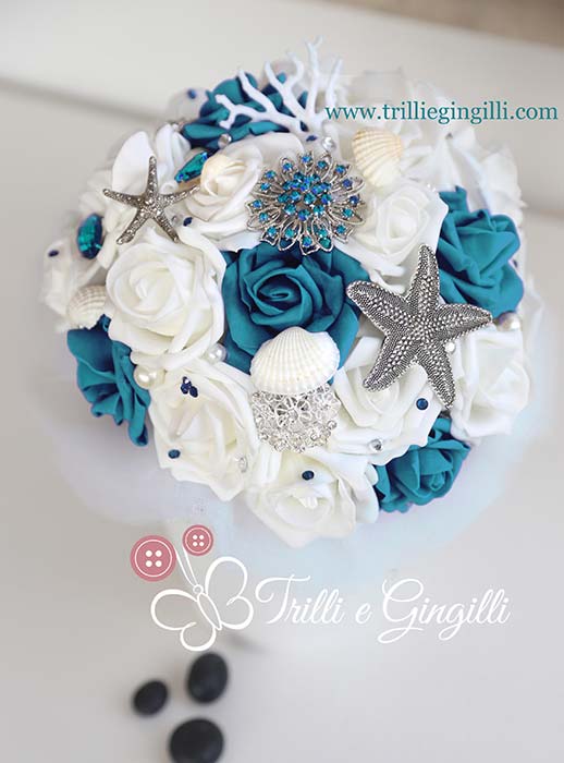 bouquet sposa gioiello tema mare bianco blu ottanio