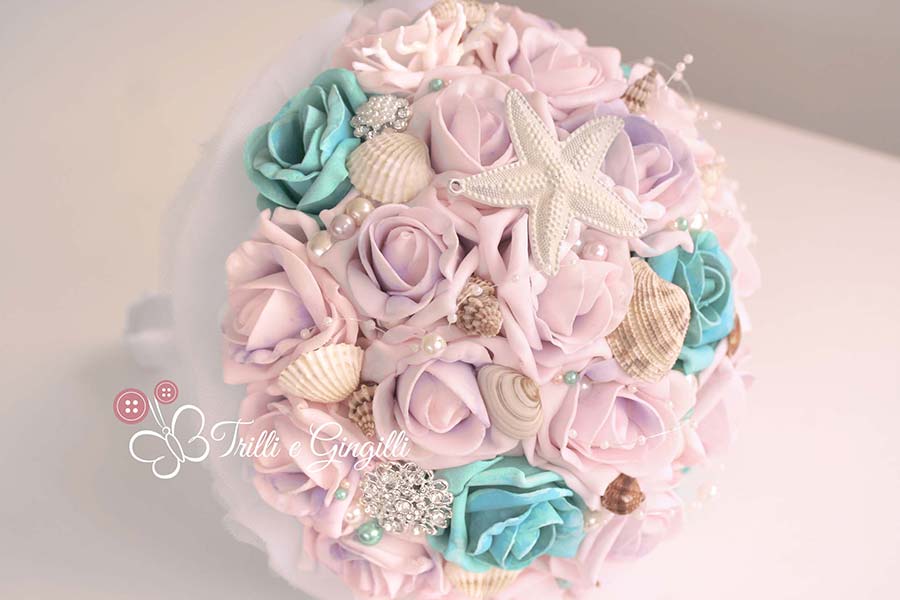 Bouquet a tema mare con conchiglie tiffany e lilla