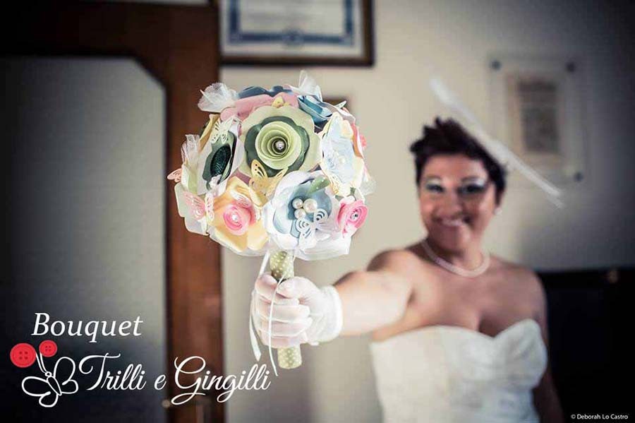 Bouquet sposa di carta colorato