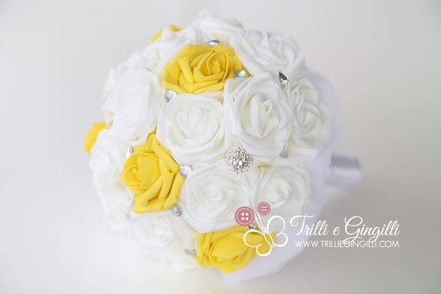 bouquet sposa anni 50 rose gialle e bianche gioiello