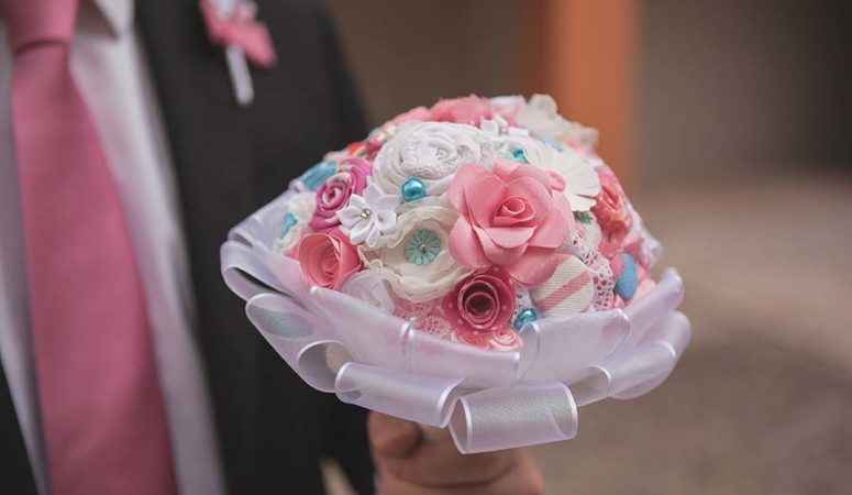Chi regala il bouquet alla sposa?