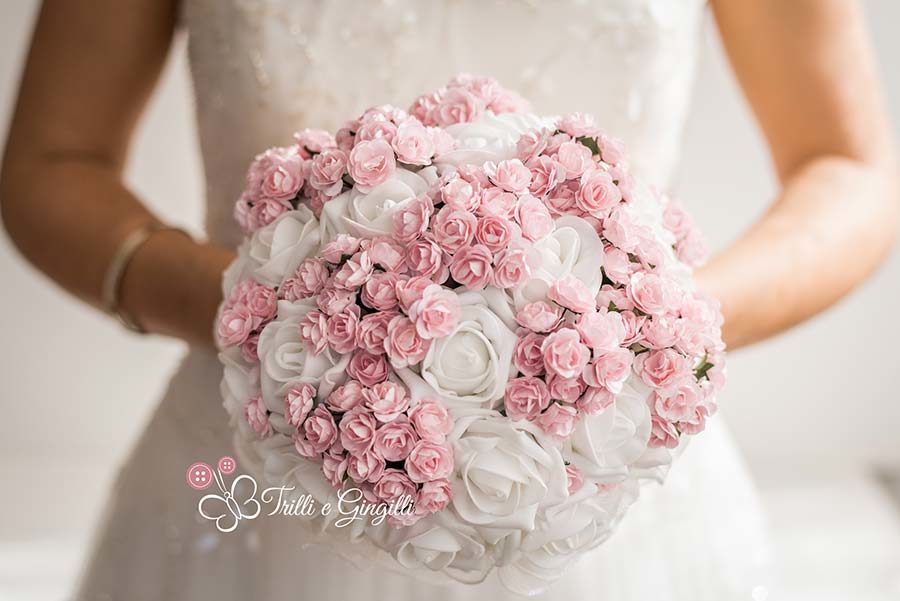 bouquet particolari sposa bianco e rosa