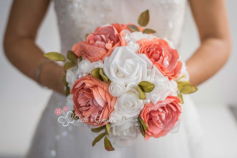 Bouquet di peonie e rose