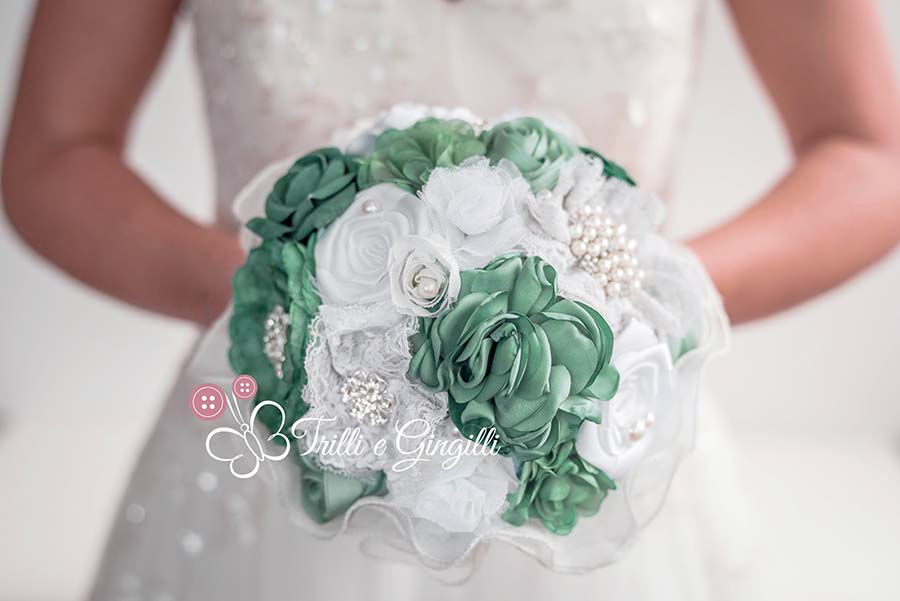 bouquet sposa bianco e verde stoffa