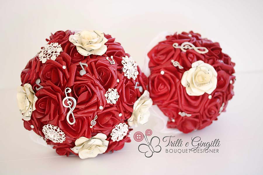 bouquet damigelle rosso