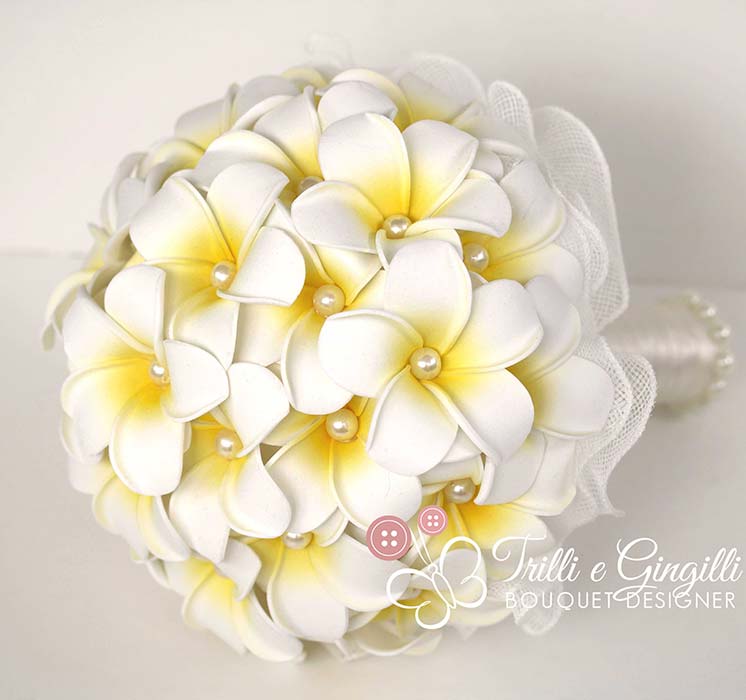 bouquet frangipani perle