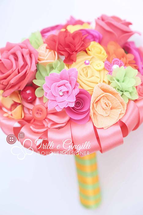 bouquet sposa colorato tessuto