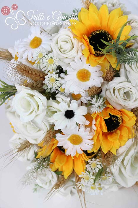 bouquet di margherite e girasoli