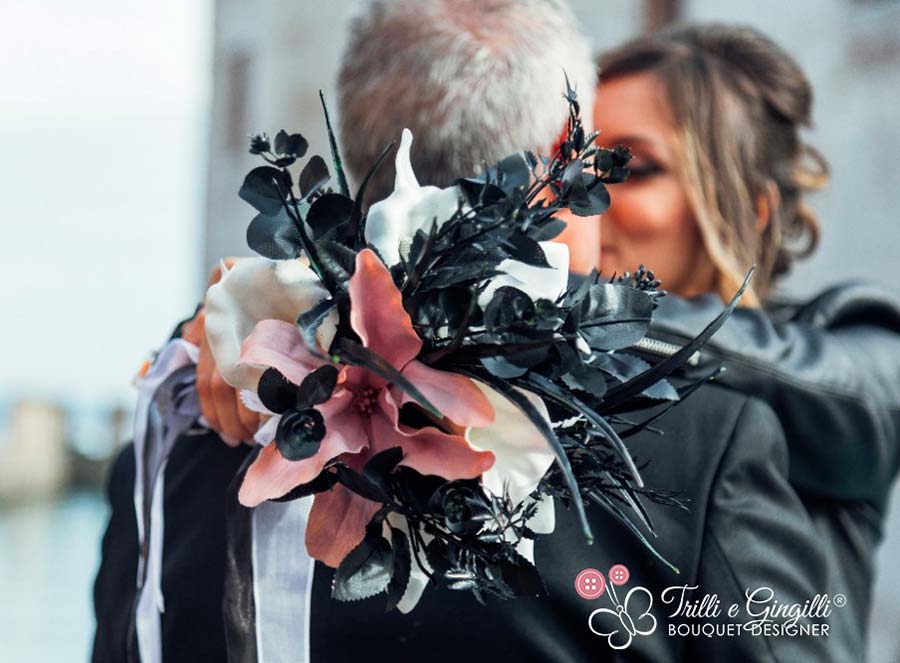 matrimonio rock bouquet nero